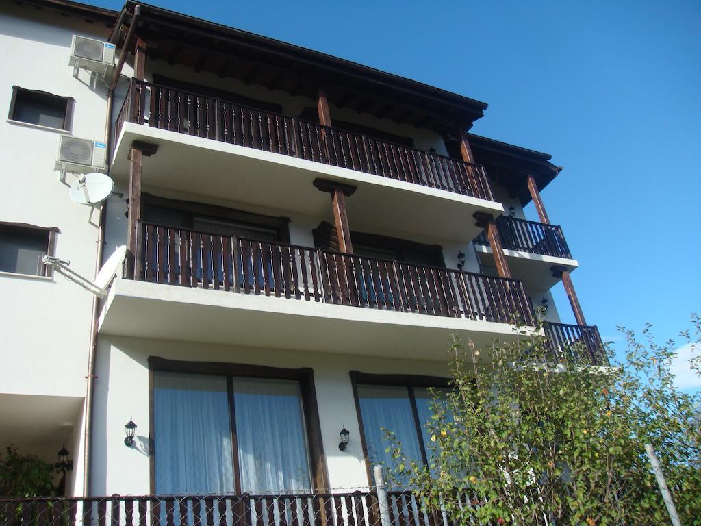 Family Hotel And Restaurant Plamena Oreshak  Extérieur photo