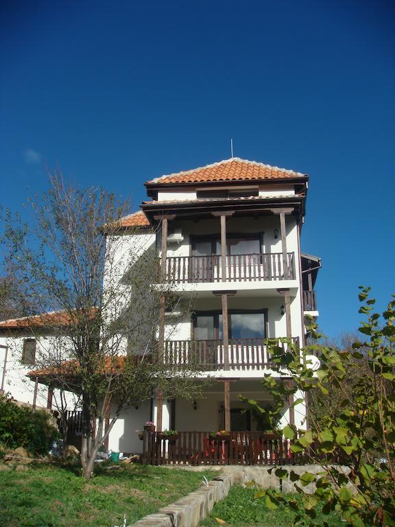 Family Hotel And Restaurant Plamena Oreshak  Extérieur photo