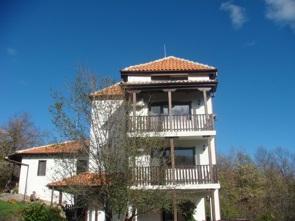 Family Hotel And Restaurant Plamena Oreshak  Extérieur photo